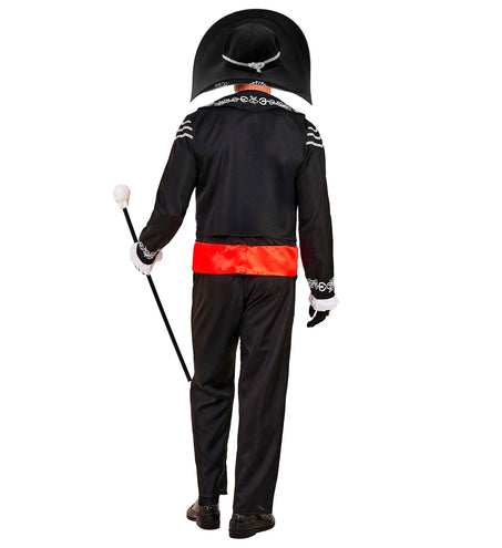 Achterkant van het mariachi kostuum heren met zwarte broek, rode band en zwarte sombrero