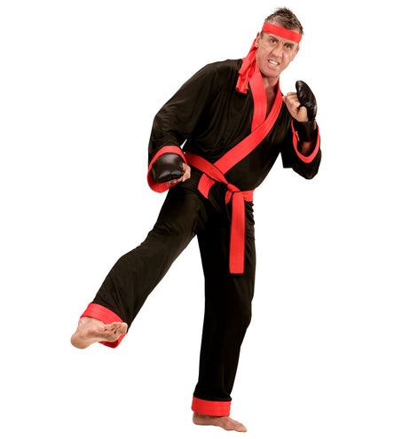 Kickboxer kostuum achterkant, vechtsport pak met riem en hoofdband detail