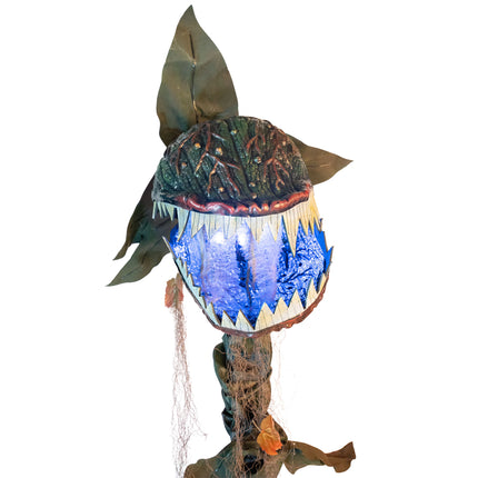 Levensgrote monsterplant Halloween sfeerbeeld