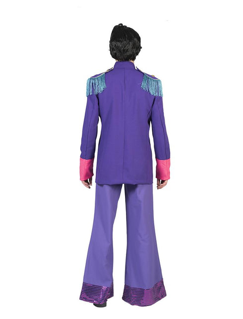 Achterkant van de Beatles jas in paars met turquoise franjes op de schouders en roze manchetten