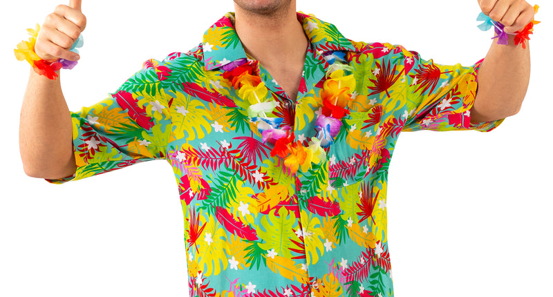Aloha shirt Demi met palm print, turquoise herenhemd met gele en rode palmbladeren en borstzak, gedragen voor een beachparty