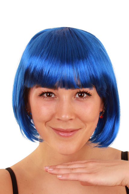 Blauwe bob pruik in helderblauw met rechte pony, kinlange boblijn voor dames op een discofeest