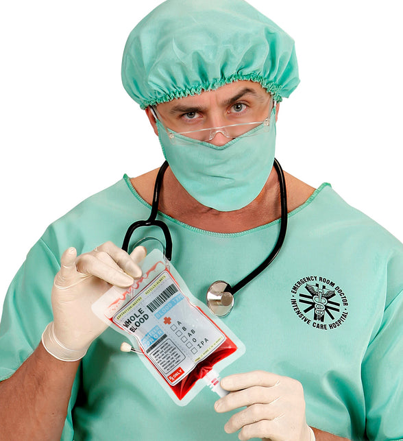 Bloedzak drinkzakje vastgehouden bij een dokterskostuum met handschoenen, Halloween