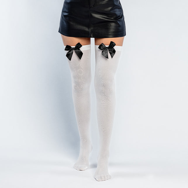 Boland Kniekousen wit met zwarte strik
