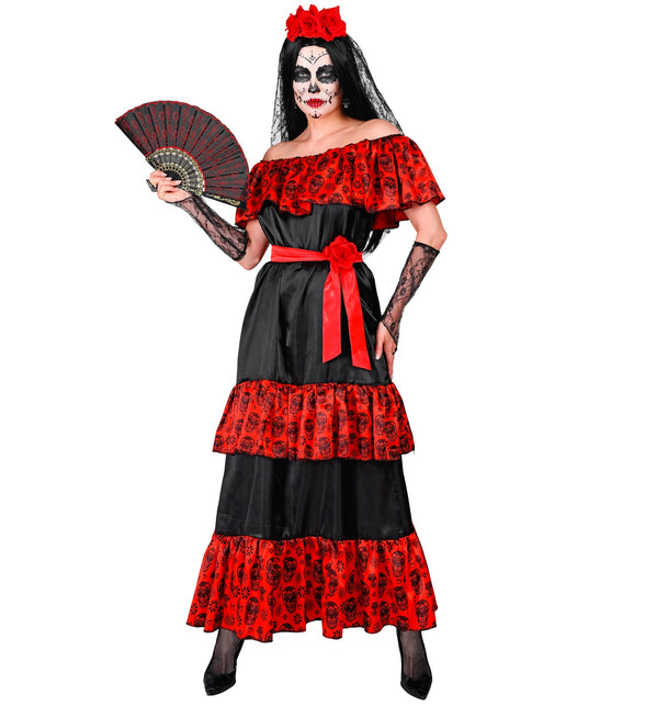 Dag van de doden kostuum dames: lange zwarte jurk met rode suikerschedelvolants en rozenriem voor Halloween