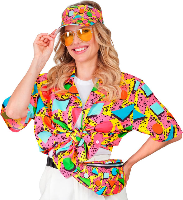 Dames met jaren 80 zonneklep en heuptas om de heup, retro blokkenprint