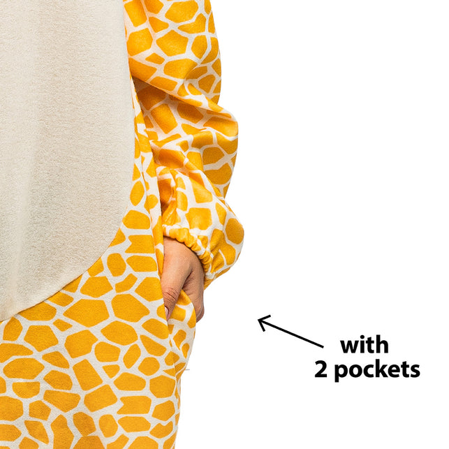 Giraffepak detail van de zijzak en de gele vlekkenprint op de mouw