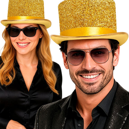 Gouden lurex hoge hoed gedragen door dame en heer bij zwarte feestkleding