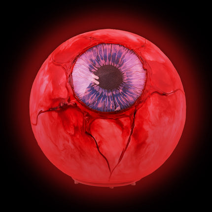 Grote borrelende oogbol met rood oplichtende bol en blauwpaarse iris voor Halloween