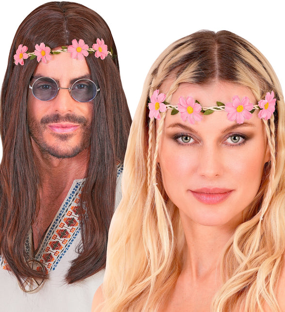 Haarband bloemen roze gedragen door man en vrouw met lange haren voor een hippielook
