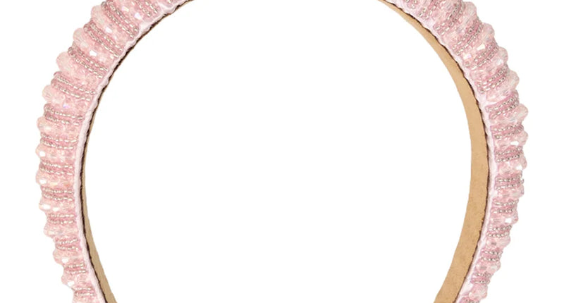 Haarband pastelroze met roze en zilverkleurige kraaltjes in dwarse rijen, breed model, vooraanzicht