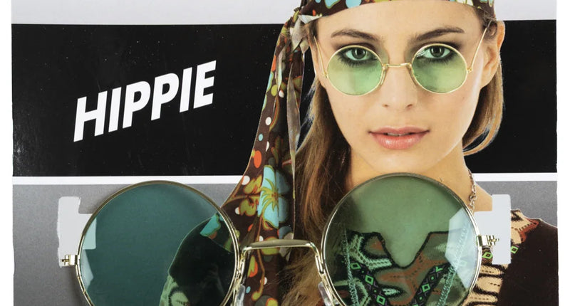 Hippiebril met goudkleurig montuur en ronde groene glazen op kaart, voor een jaren 60-feest