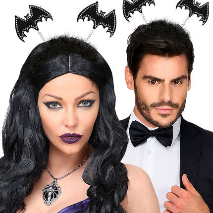 Hoofdband vleermuis strass Anouk gedragen door dame en heer bij een Halloweenlook