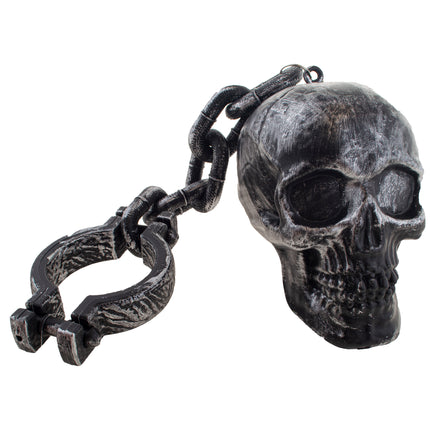 Ketting met schedel in zwart met witte vegen, doodskop aan schakelketting met open handboei voor Halloween