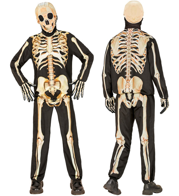 Kind in skeletpak met schedelmasker en botten op de armen, handen in de zij