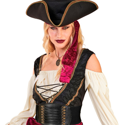 Korset riem zwart met kruislings geregen veters bij een piratenjurk met piratenhoed
