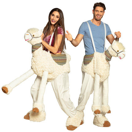 Lama kostuum volwassenen, roomwit pluche opzitpak met bretels, lamakop en kleurig zadeldekje, voor een dierenfeest