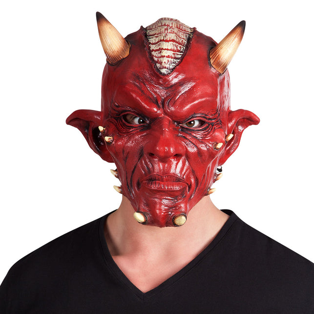 Latex hoofdmasker duivel deluxe in dieprood met drie horens, puntoren en benige stekels, voor Halloween