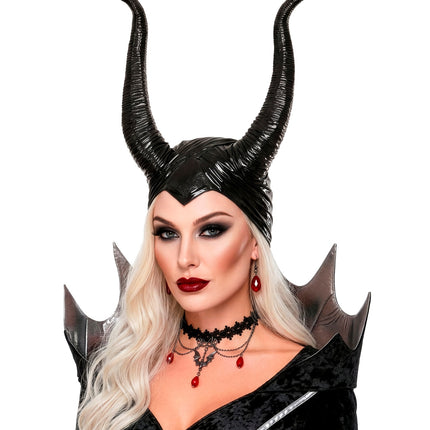 Malefica hoofddeksel op blond haar, hoorns schuin omhoog voor Halloween