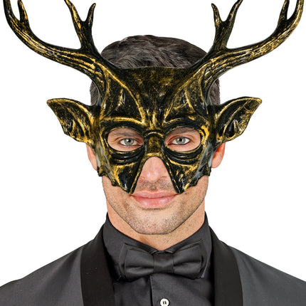 Masker Baphomet bij heren met zwart pak, gewei rechtop boven het voorhoofd