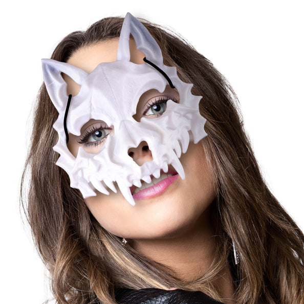 Masker dieren skelet wit gedragen over ogen en bovenlip, met puntige oren en slagtanden, voor Halloween