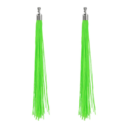 Paar oorbellen Festival neongroen, twee kwasthangers van 20 cm met zilverkleurig dopje