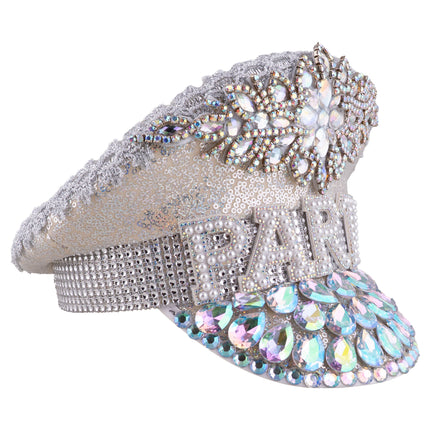Party pet glitter zilver van zijkant met strassband, paillettenbol en druppelvormige stenen op de klep