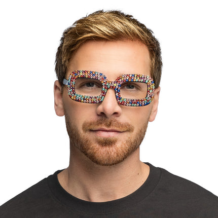 Partybril Sparkle op een man, vierkante strassbril voor een jaren 70-feest of foute party