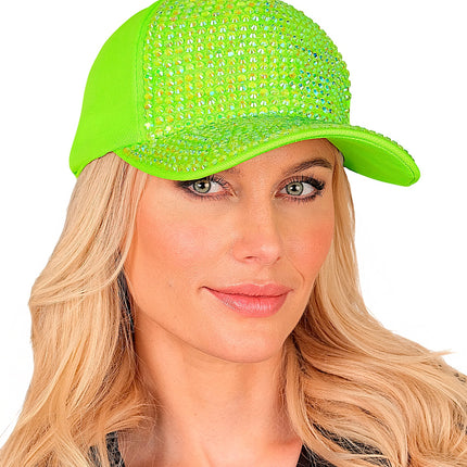 Pet strass neon groen op het hoofd van een dame, strass over de voorpanelen
