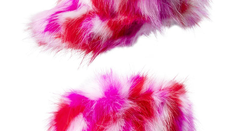 Pluche harmonie hoed Rosava in roze, rood en wit met lange haren en platte klep, 15 cm hoog