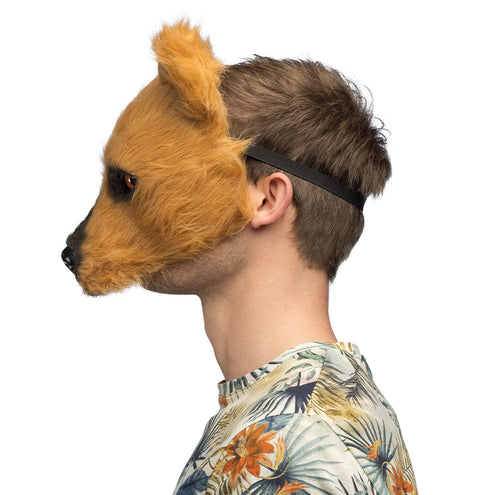 Pluchen halfmasker beer van opzij met zwarte elastieken band achter het hoofd