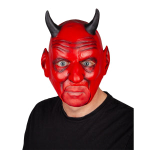 Rood duivelmasker Lucifer schuin gezien, met donkere schaduwen rond ogen en mond