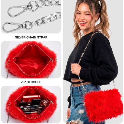 Rood pluche schoudertasje met rode voering, rits en ketting, gedragen door model
