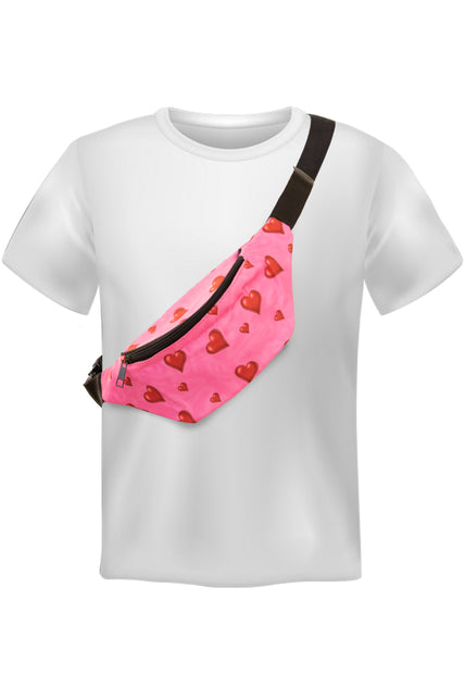 Roze heuptasje met hartjes schuin over de schouder gedragen bij een wit shirt op een themafeest