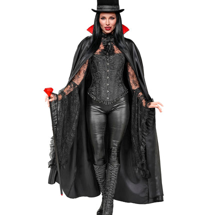 Satijn vampier cape op dames outfit met zwart korset en hoge hoed voor een gothic themafeest