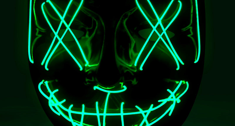 Scary masker groen led met groen oplichtende kruisen over de ogen en grijnsmond voor Halloween