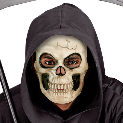 Schedel masker kunststof in dodenbode-look met zwarte kap voor een griezelfeest