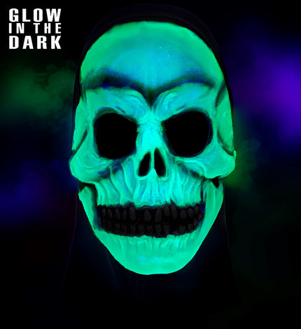 Schedelmasker glow in the dark met groen oplichtende latex schedel en zwarte capuchon