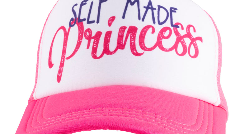 Self made princess pet met wit voorpaneel, roze sierschrift en felroze klep