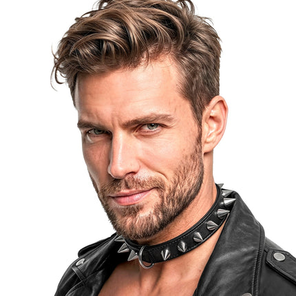 Spikes choker bij zwart leren jack, rockerlook voor heren
