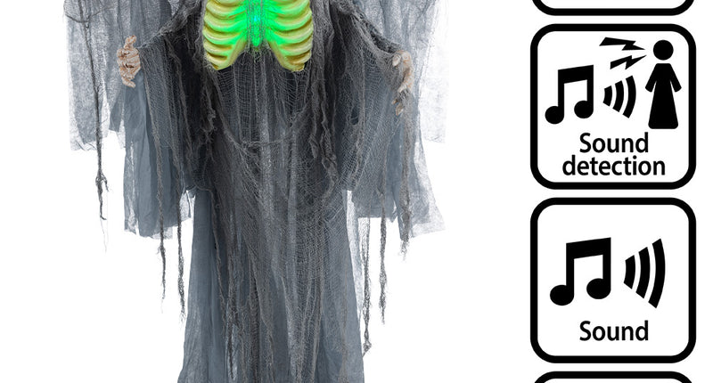 Staande decoratie Crypt keeper met rode ledogen en groen oplichtende ribbenkast in grijze rafelmantel voor Halloween