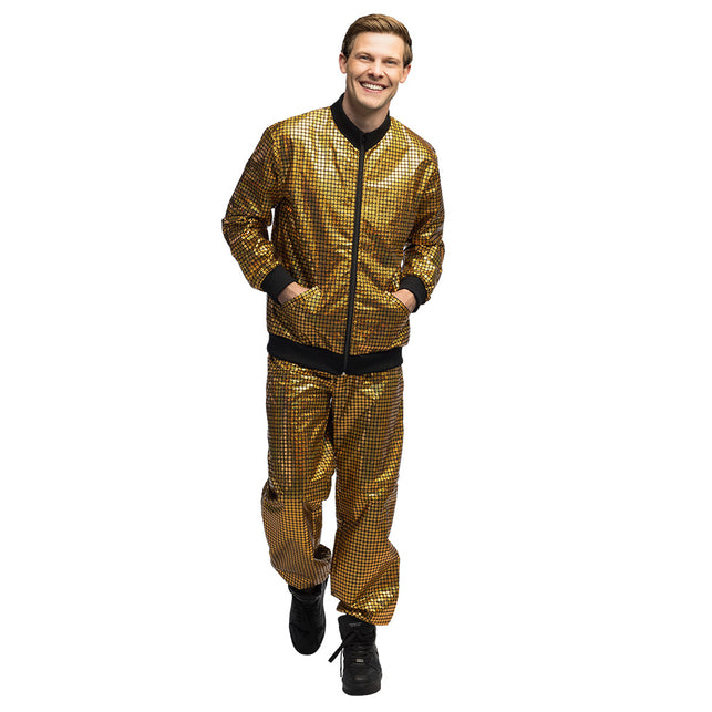 Trainingspak Disco diamond heren goud met spiegelende vierkantjes en zwarte boorden, gedragen als jas en broek voor een foute party