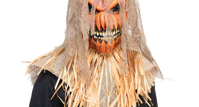 Vogelverschrikker masker met oranje pompoenkop, jutedoek en strokraag, gedragen op Halloween