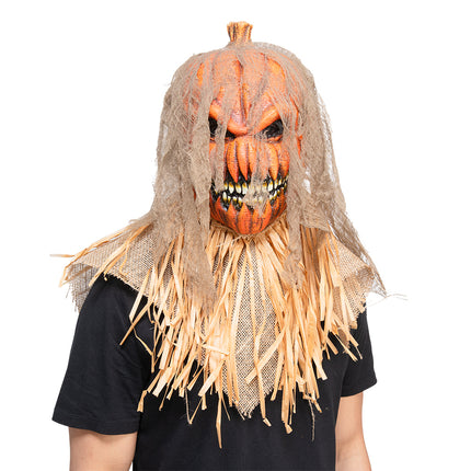 Vogelverschrikker masker met oranje pompoenkop, jutedoek en strokraag, gedragen op Halloween