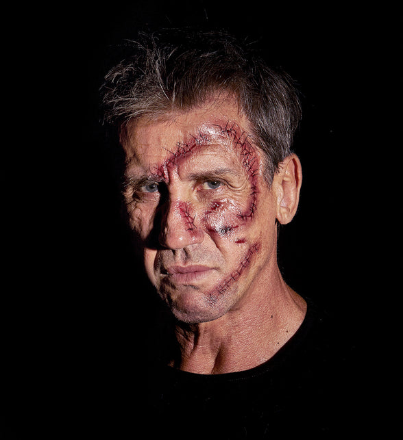 Widmann SRL 10 Tattoos met nietjes en hechtingen