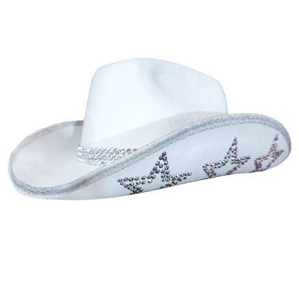 Witte vilten westernhoed met rijen strass rond de bol, strass sterren en zilveren glitterbies langs de rand