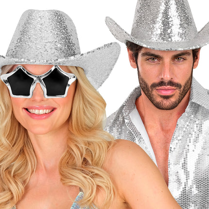 Zilveren cowboyhoed met pailletten gedragen door dame en heer op een discofeest