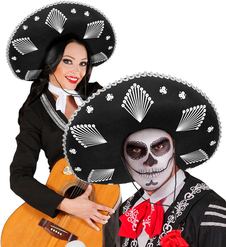 Zwarte sombrero Noah Mexico gedragen door dame en heer in mariachi-outfit voor Halloween