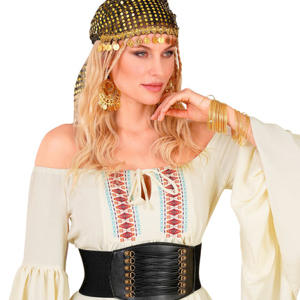 Zwarte stretch korsetriem met goudkleurige oogjes over een witte blouse op de taille
